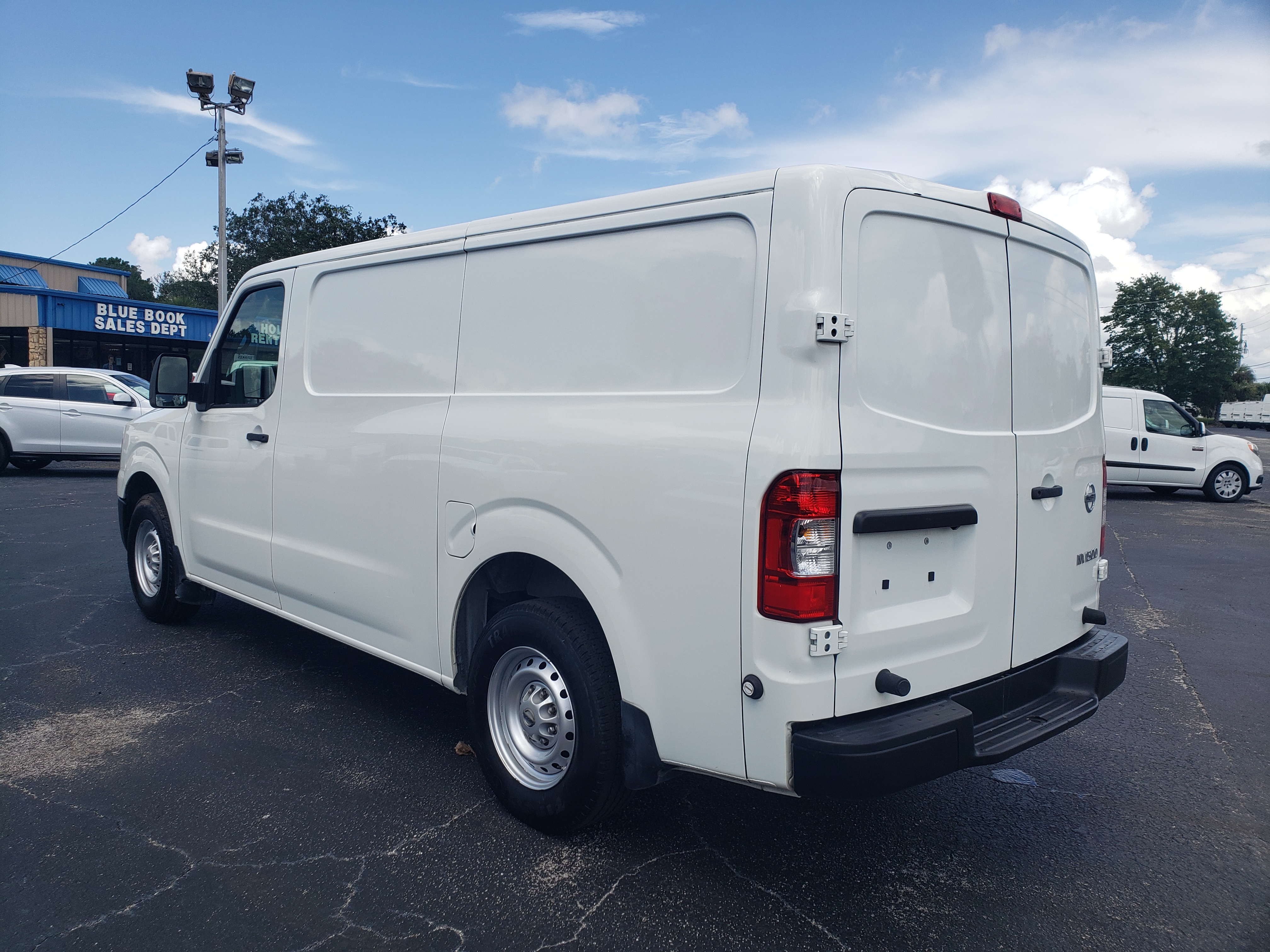 Used 2020 Nissan NV 1500 S RWD image 3