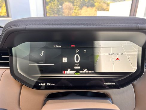 Used 2023 Land Rover Range Rover SE image 11