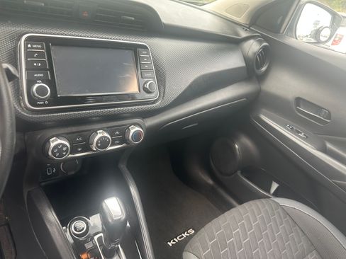 Used 2021 Nissan Kicks S image 16