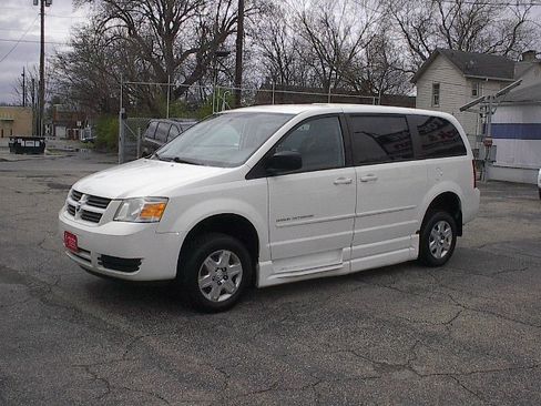 Used 2010 Dodge Grand Caravan SE image 8