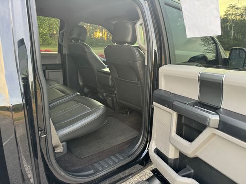 Used 2016 Ford F150 XLT image 17