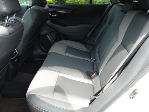 Used 2025 Subaru Outback Onyx Edition AWD/4WD image 7