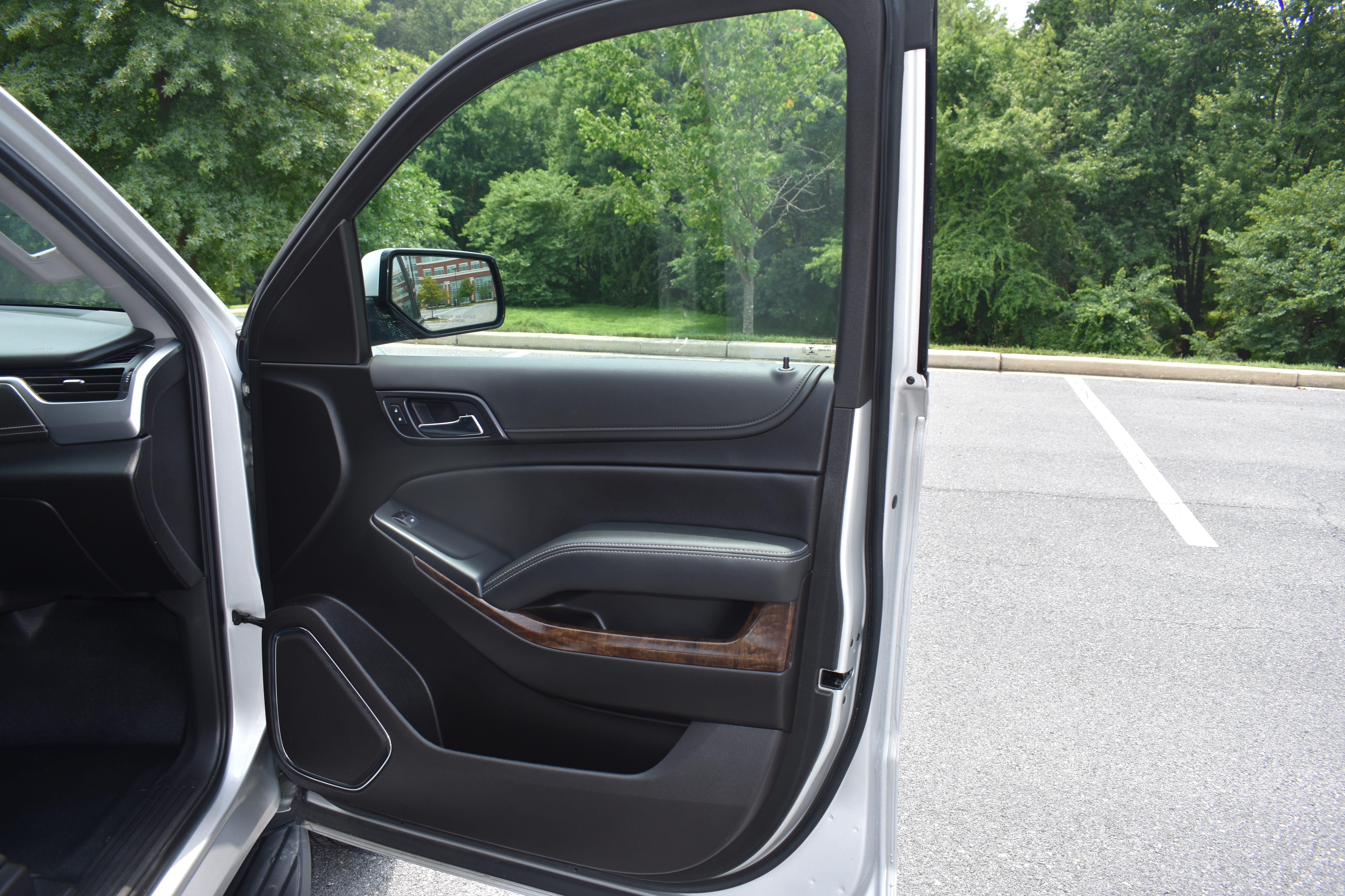 Used 2019 Chevrolet Tahoe 4WD image 24