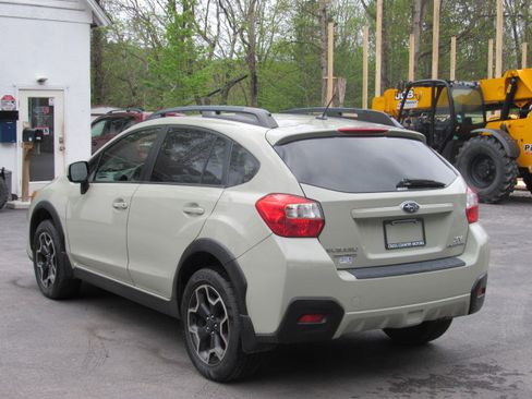 Used 2013 Subaru XV Crosstrek 2.0i Premium AWD/4WD image 5