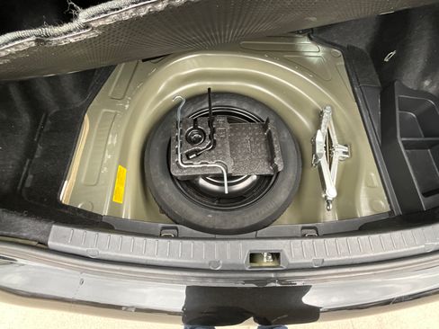 Used 2010 Toyota Corolla LE image 19