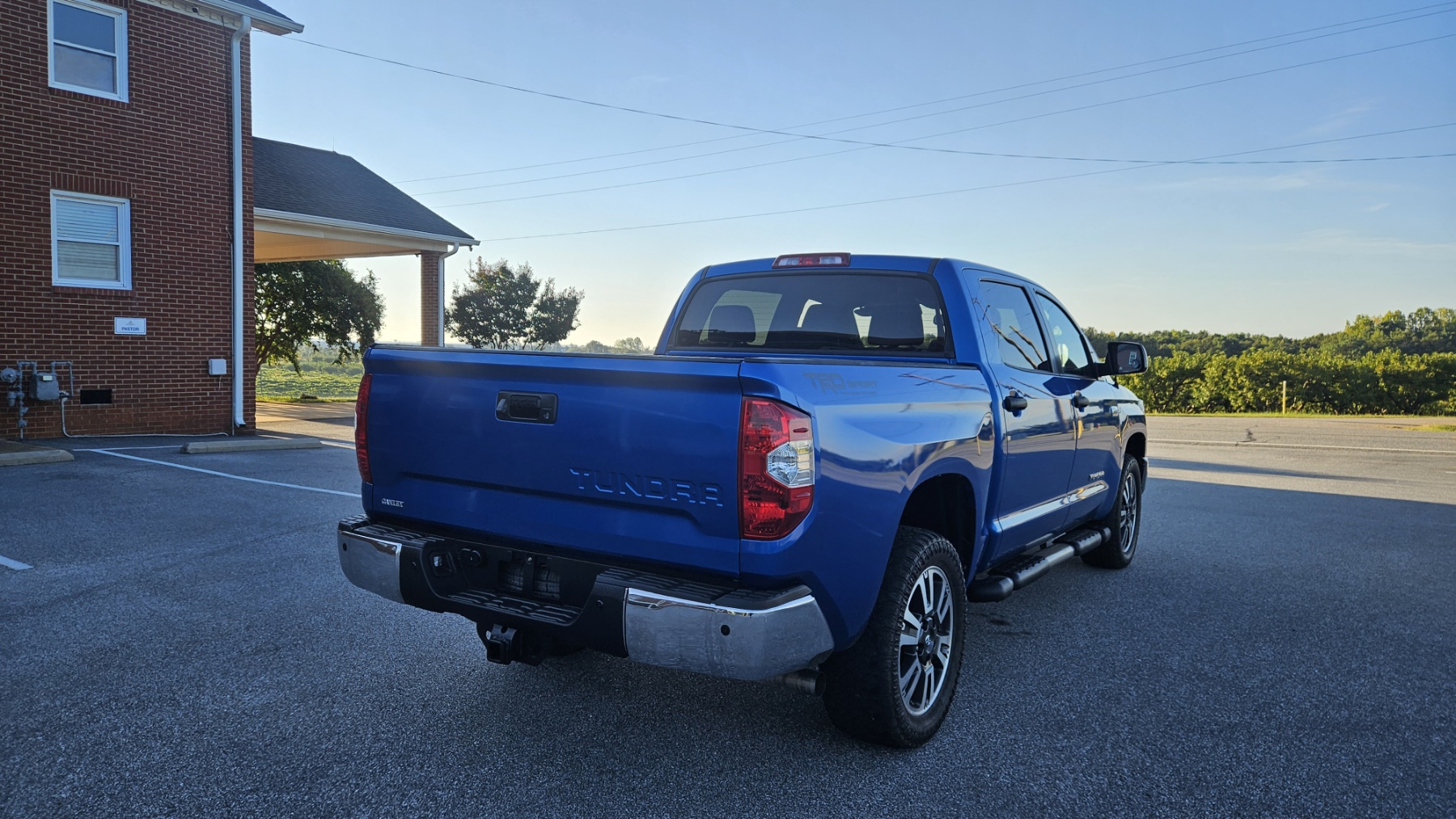 Used 2018 Toyota Tundra 4x4 CrewMax SR5 image 4