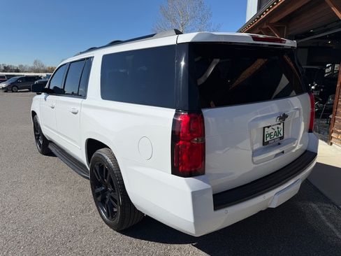 Used 2018 Chevrolet Suburban Premier image 3