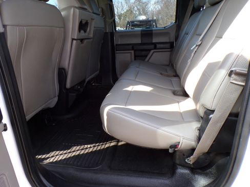 Used 2019 Ford F350 4x4 Crew Cab DRW Super Duty image 8