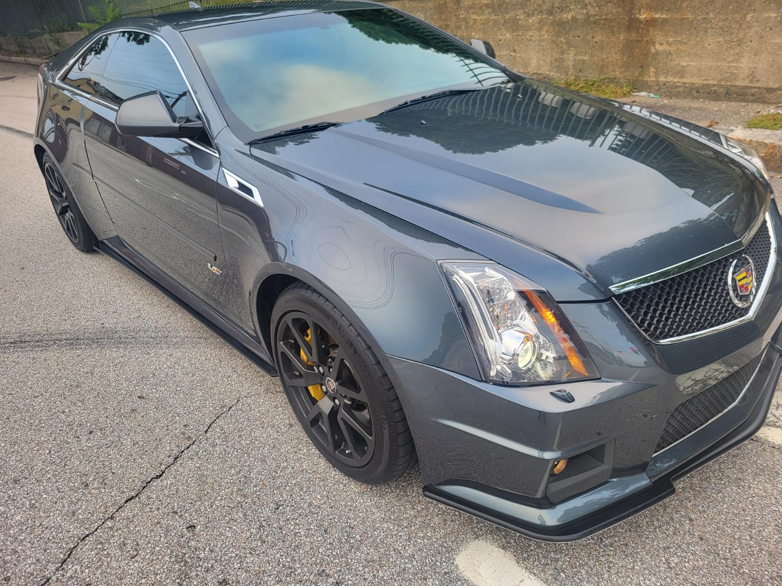 Used 2011 Cadillac CTS V Coupe RWD image 2