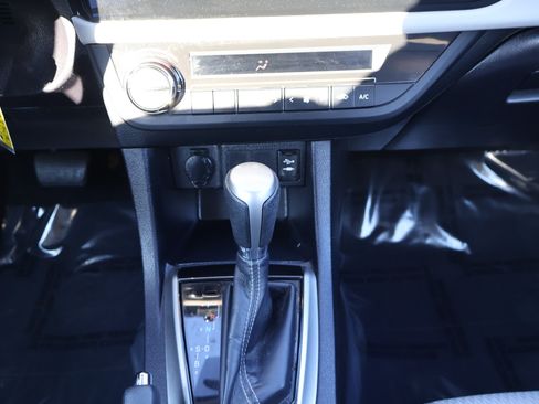 Used 2014 Toyota Corolla LE image 18