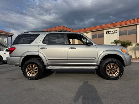Used 2006 Toyota Sequoia SR5 image 14