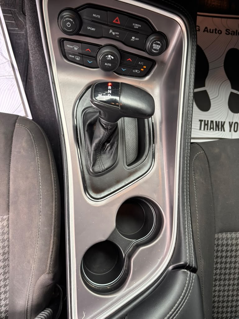 Used 2022 Dodge Challenger R/T RWD image 4