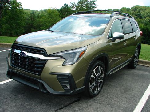 Used 2023 Subaru Ascent Limited 7-Passenger AWD/4WD image 1
