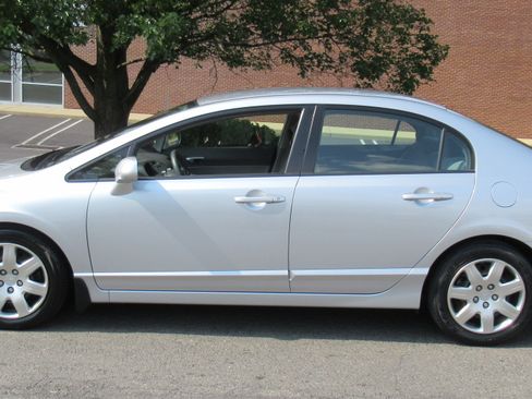 Used 2010 Honda Civic LX Sedan image 4