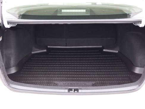 Used 2022 Toyota Corolla LE image 32