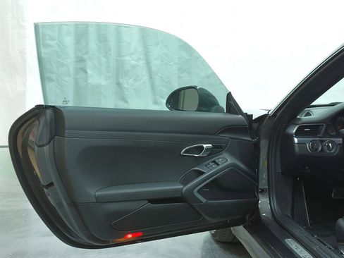 Used 2014 Porsche 911 Carrera 4S image 42