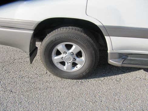 Used 2000 Toyota Land Cruiser image 9