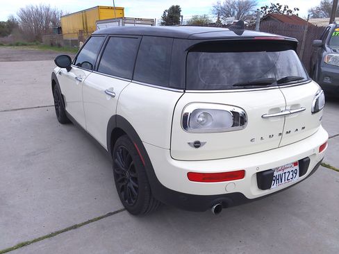 Used 2017 MINI Cooper Clubman image 3