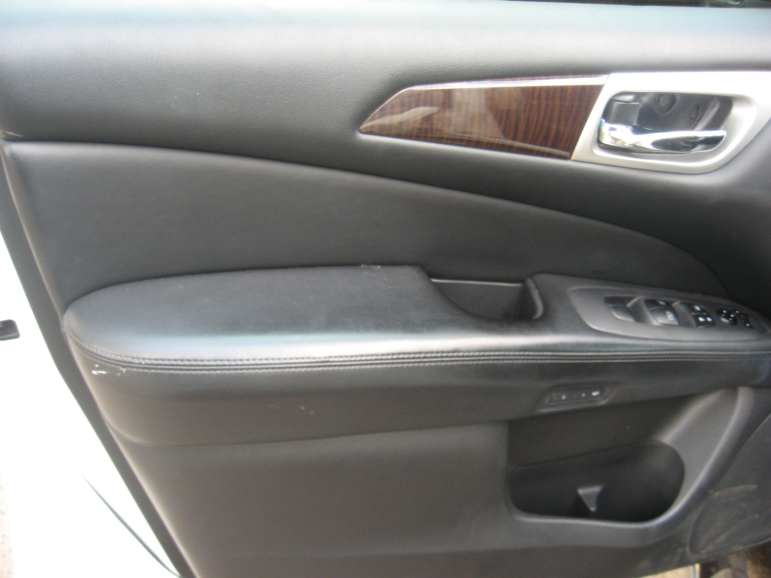Used 2013 Nissan Pathfinder 4WD image 8