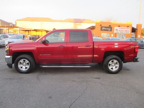 Used 2018 Chevrolet Silverado 1500 Limited LT image 1