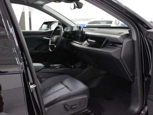 Used 2025 Audi Q6 e-tron Premium RWD image 38