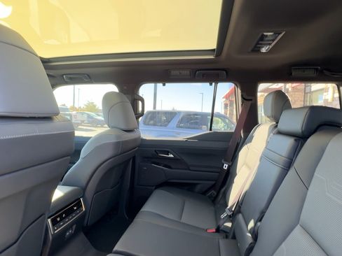 Used 2025 Lexus GX 550 image 26