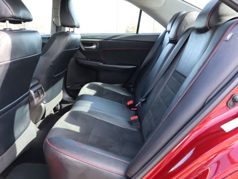 Used 2017 Toyota Camry XSE image 11