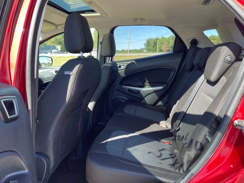 Used 2018 Ford EcoSport SE image 9