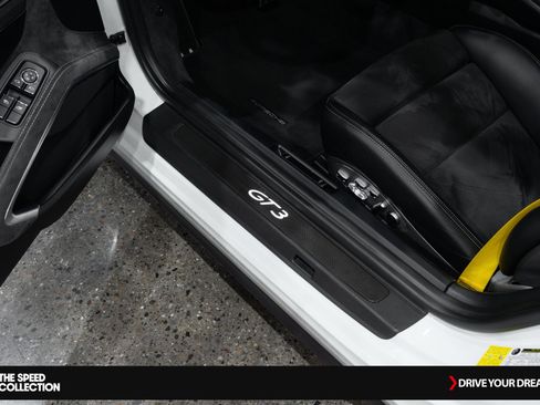 Used 2018 Porsche 911 GT3 image 14