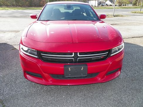 Used 2016 Dodge Charger SE image 3