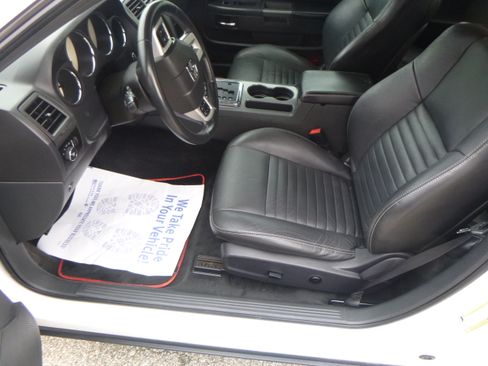 Used 2011 Dodge Challenger R/T image 13