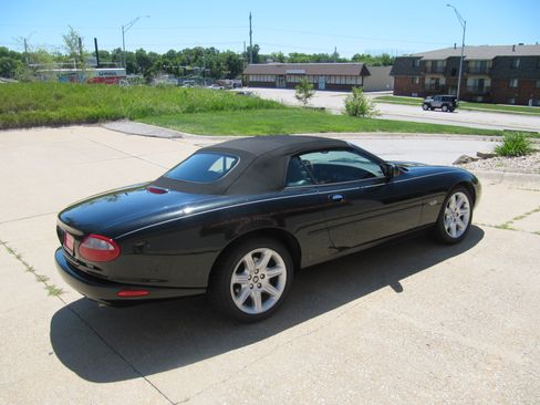 Used 2000 Jaguar XK8 Convertible RWD image 7