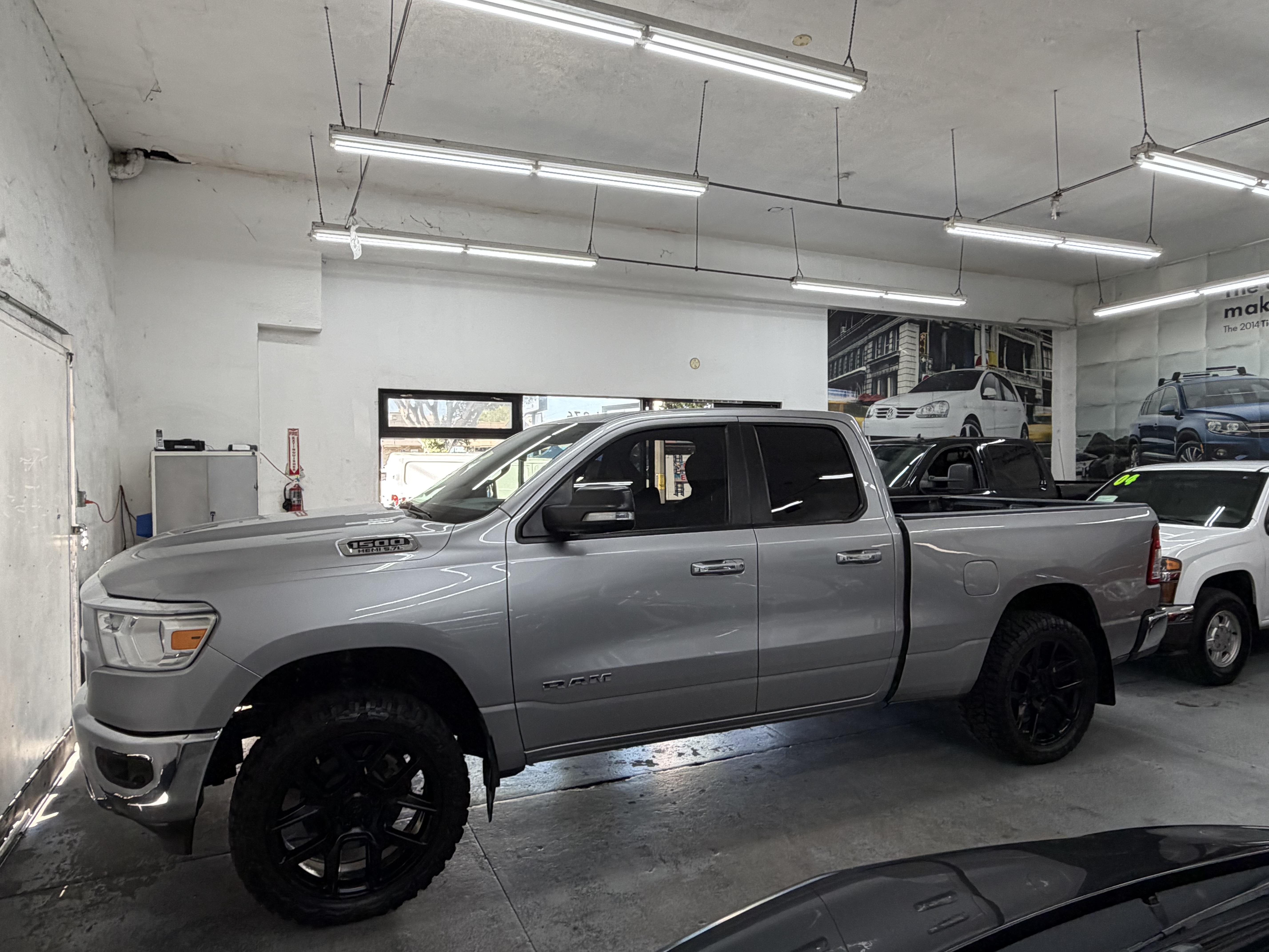 Used 2019 RAM 1500 4x4 Quad Cab Big Horn image 3