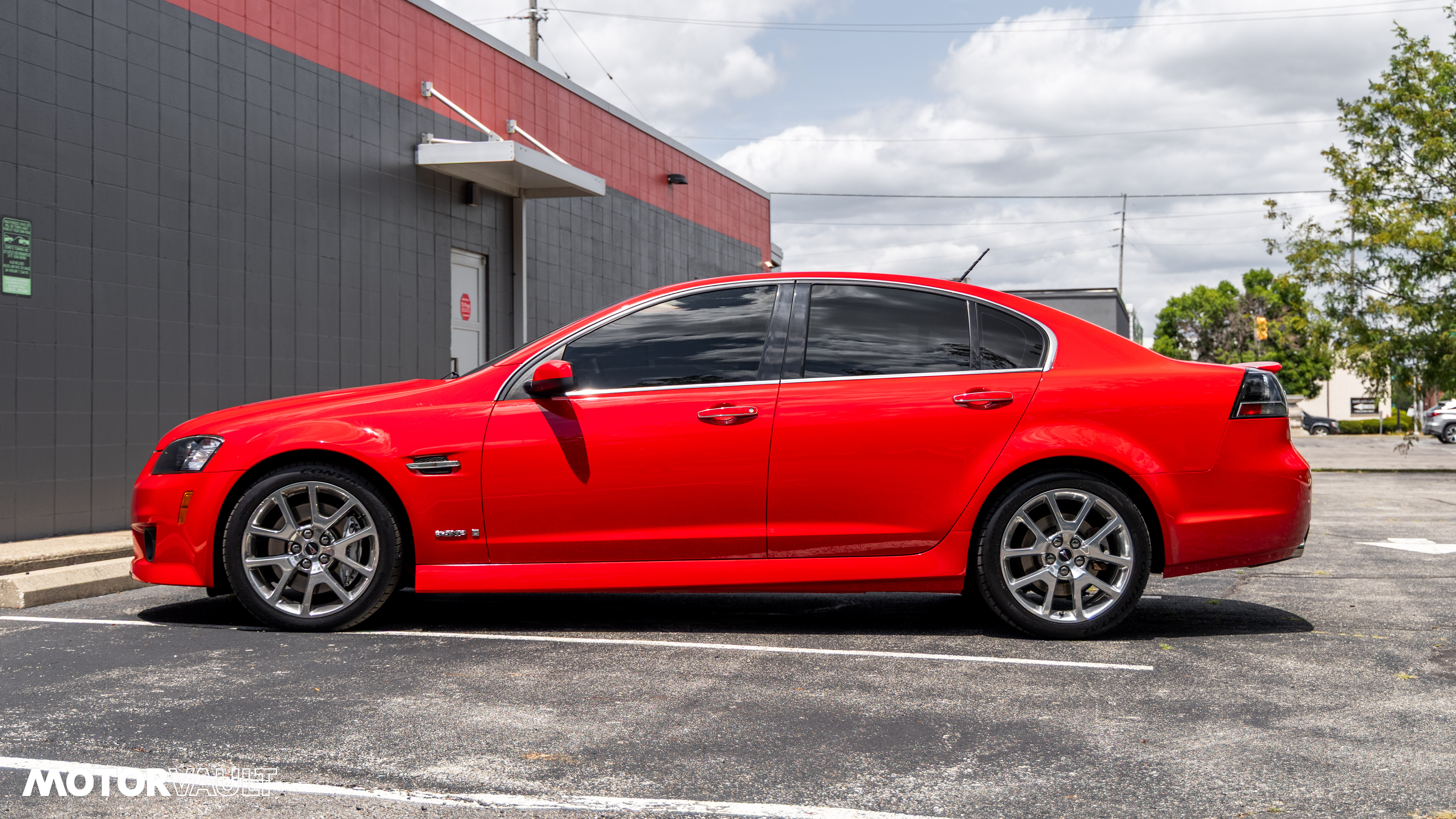 Used 2009 Pontiac G8 GXP RWD image 3