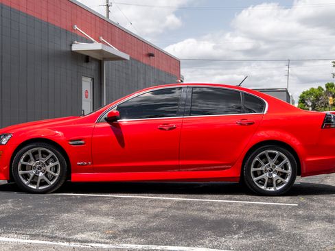 Used 2009 Pontiac G8 GXP RWD image 3