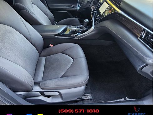 Used 2018 Toyota Camry LE image 19