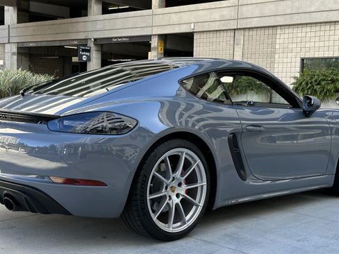 Used 2024 Porsche 718 Cayman GTS image 11