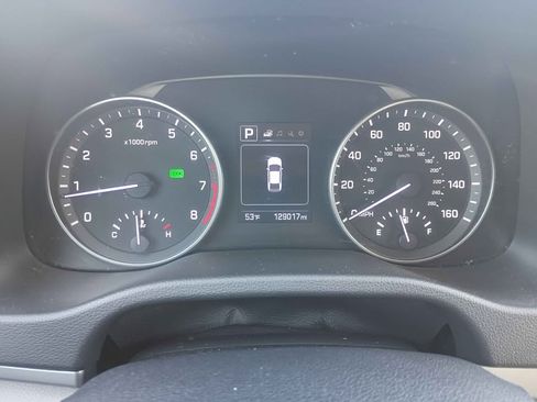 Used 2017 Hyundai Elantra SE image 13