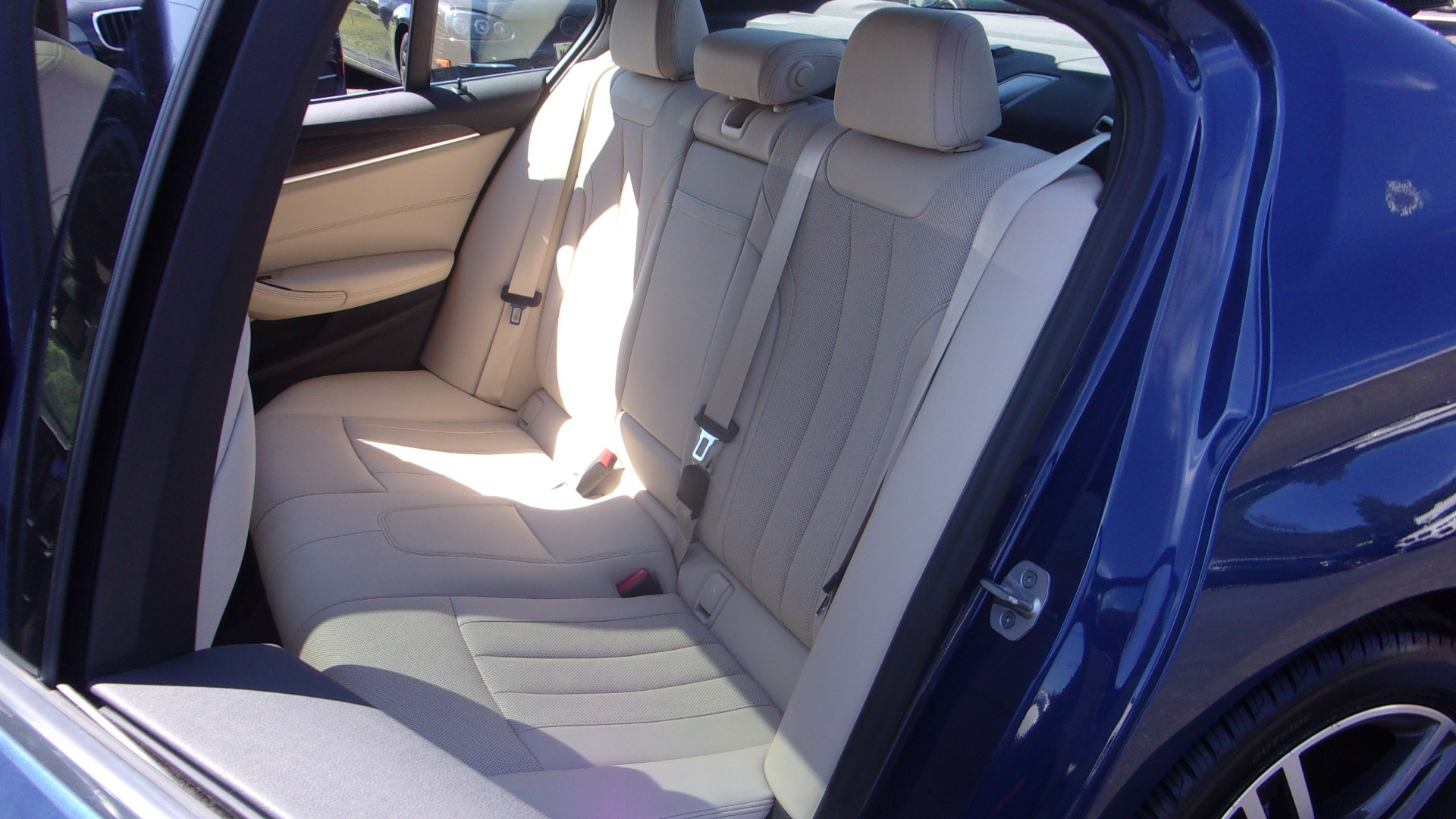Used 2021 BMW 530i xDrive AWD/4WD image 24