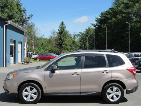 Used 2014 Subaru Forester 2.5i Premium AWD/4WD image 4