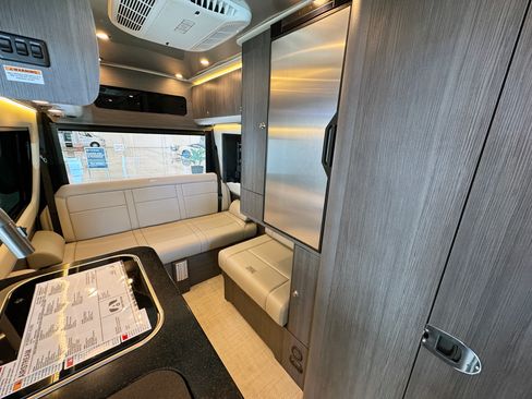 Used 2024 Mercedes-Benz Sprinter 2500 image 12