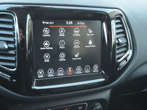 Used 2019 Jeep Compass Limited image 15