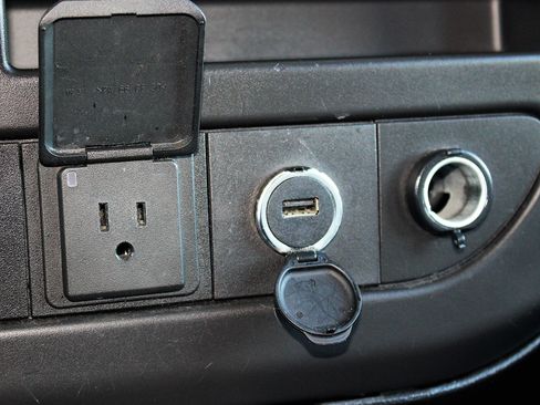 Used 2019 Chevrolet Express 3500 LT image 33