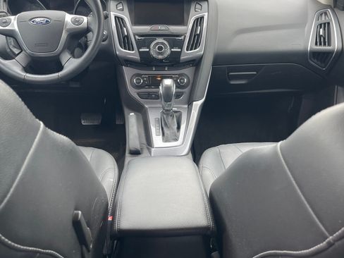 Used 2014 Ford Focus Titanium Hatchback FWD image 9