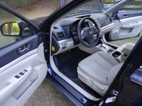 Used 2012 Subaru Outback 2.5i AWD/4WD image 9