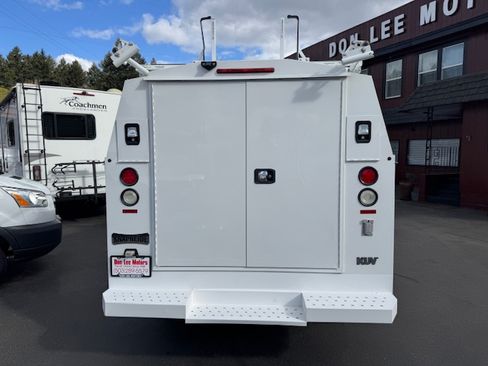 Used 2017 Chevrolet Express 3500 image 31