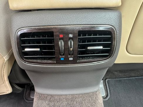 Used 2011 Hyundai Genesis 4.6 RWD image 19