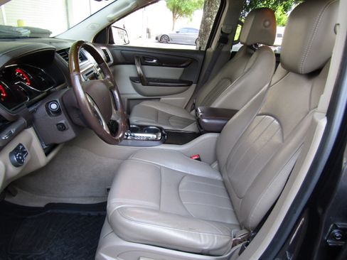 Used 2016 GMC Acadia FWD Denali image 9