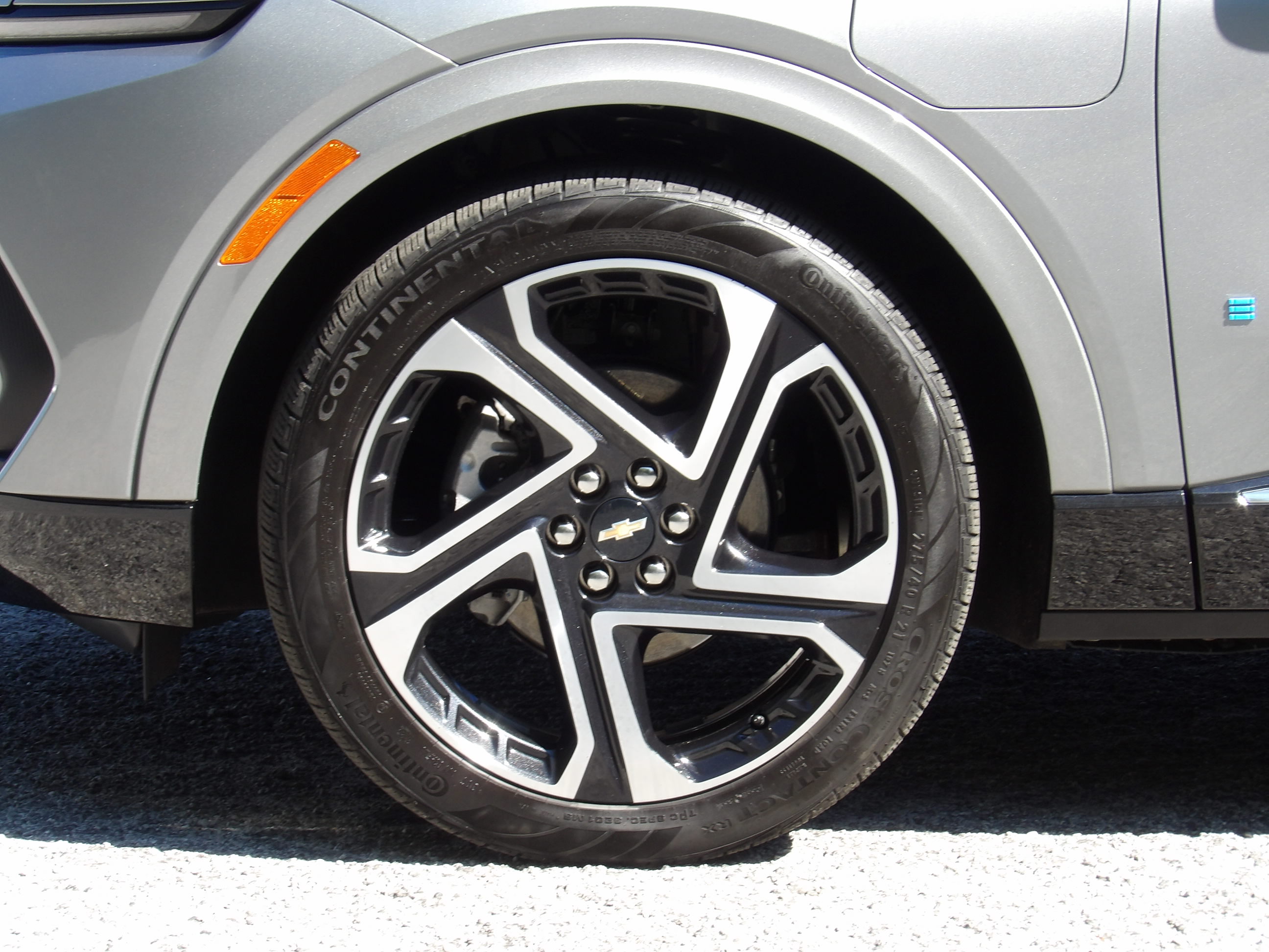 Used 2024 Chevrolet Equinox EV FWD LT w/ 3LT image 8
