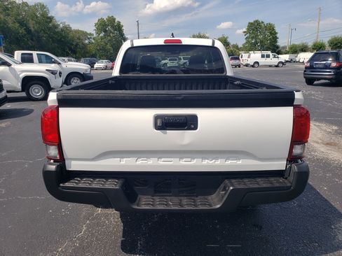 Used 2020 Toyota Tacoma 2WD Access Cab image 4